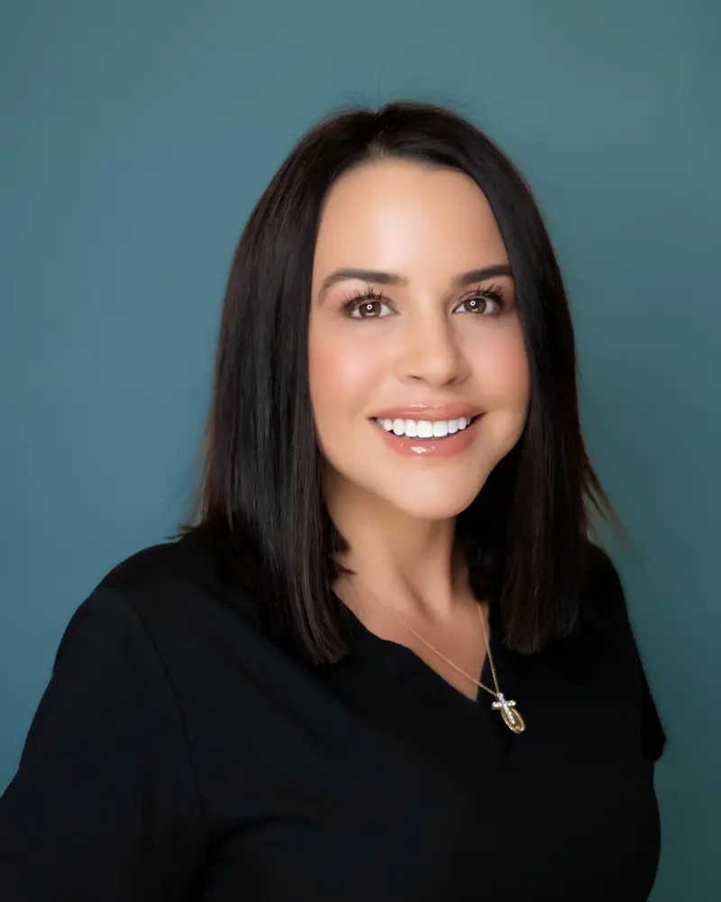 Dr. Claudia Kinzer